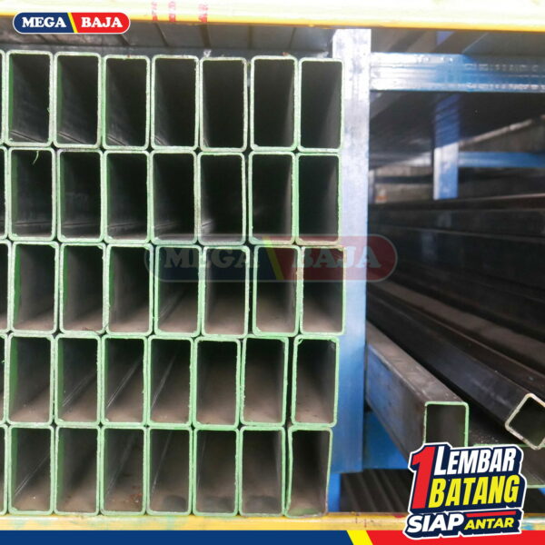 Hollo Hitam 125 mm X 125 mm X 6.000 mm | 3,70 mm