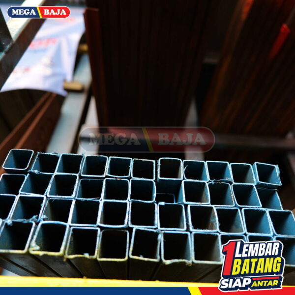 Hollo Hitam 20 x 40 x 6 Grade Merah