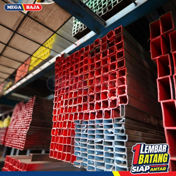 Hollo Hitam 200 mm X 200 mm X 6.000 mm | 3,70 mm