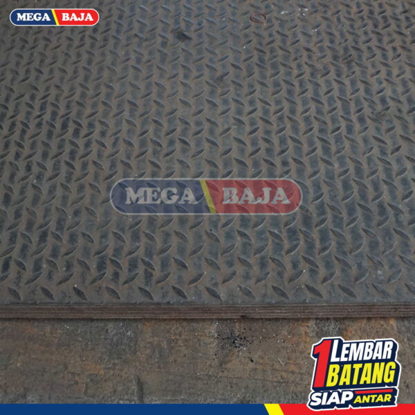 PLAT BORDES 1,20 M X 2,40 M | 21,70 mm