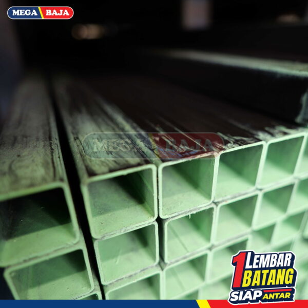 Hollo Hitam 40 mm X 40 mm X 6.000 mm | 3,00 mm