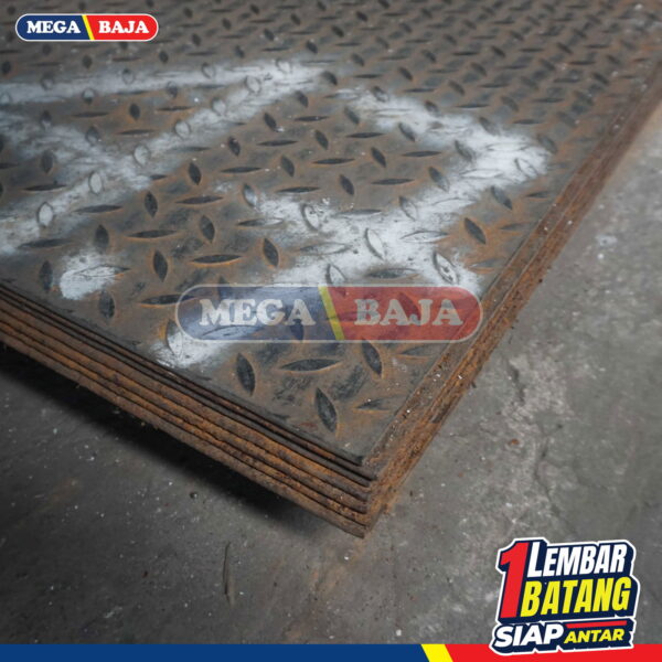 PLAT BORDES 1,20 M X 2,40 M | 49,70 mm