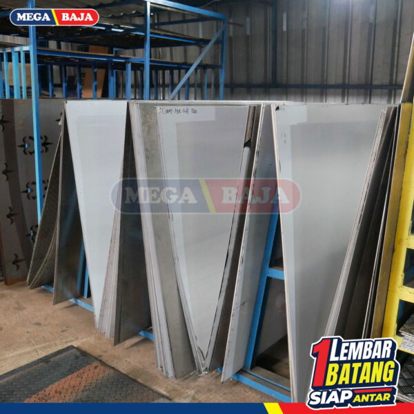 PLAT ESER HITAM 1,20 M X 2,4 M 4,50 MM